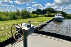 Steuerstand-Hausboot-Blue-Sky-Holland