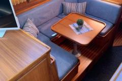 Dinette-Motoryacht-Comtesse